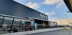 Vietnam Airlines LTN Terminal – London Luton Airport